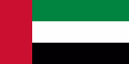 Flaga Zjednoczonych Emiratów Arabskich z czerwonym pasem oraz zielono-biało-czarnymi pasami poziomymi